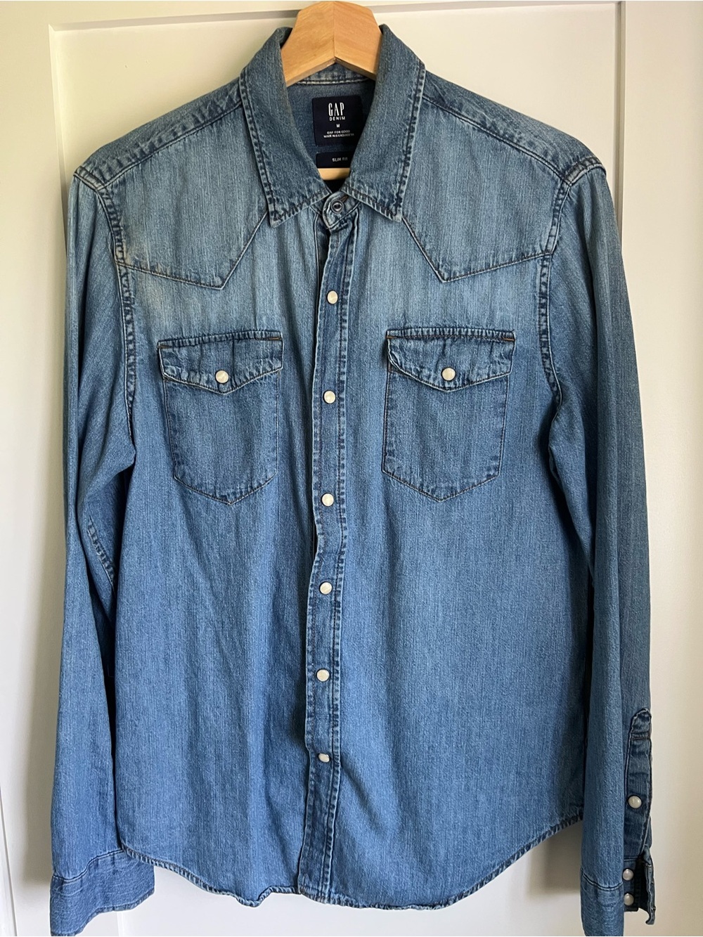 GAP Men’s Light Blue Denim Button-Up Western Shirt
